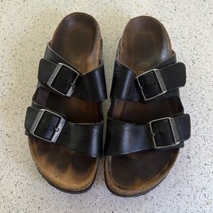 Women’s black Birkenstock Arizona size 37